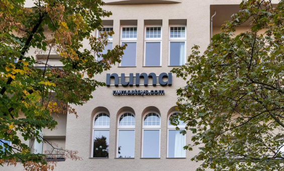 AI가 설계한 자동화 숙소