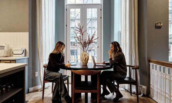 혼자 일하되 함께 머무는 코리빙(Co-living)